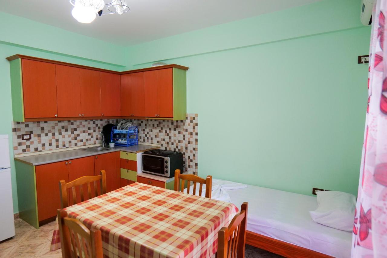 Rei Apartments ซารานเดอ ภายนอก รูปภาพ