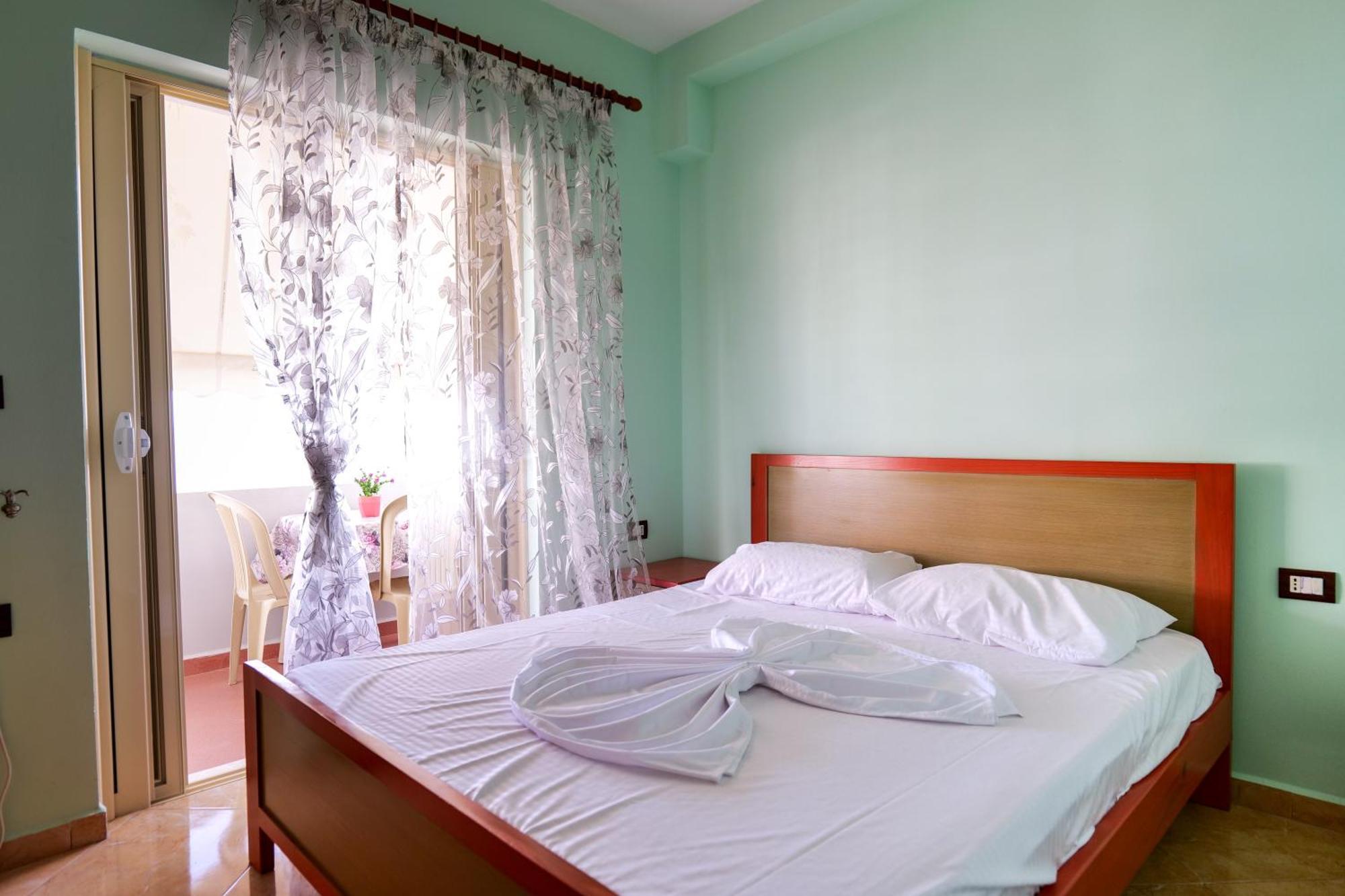 Rei Apartments ซารานเดอ ห้อง รูปภาพ